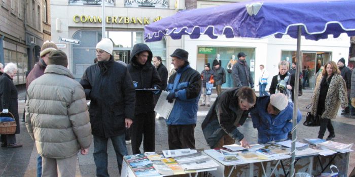 Informationskampagne während des Kommunalwahlkampfs 2006 in Wiesbaden