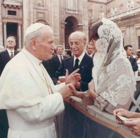 Helga Zepp-LaRouche und Johannes Paul II.